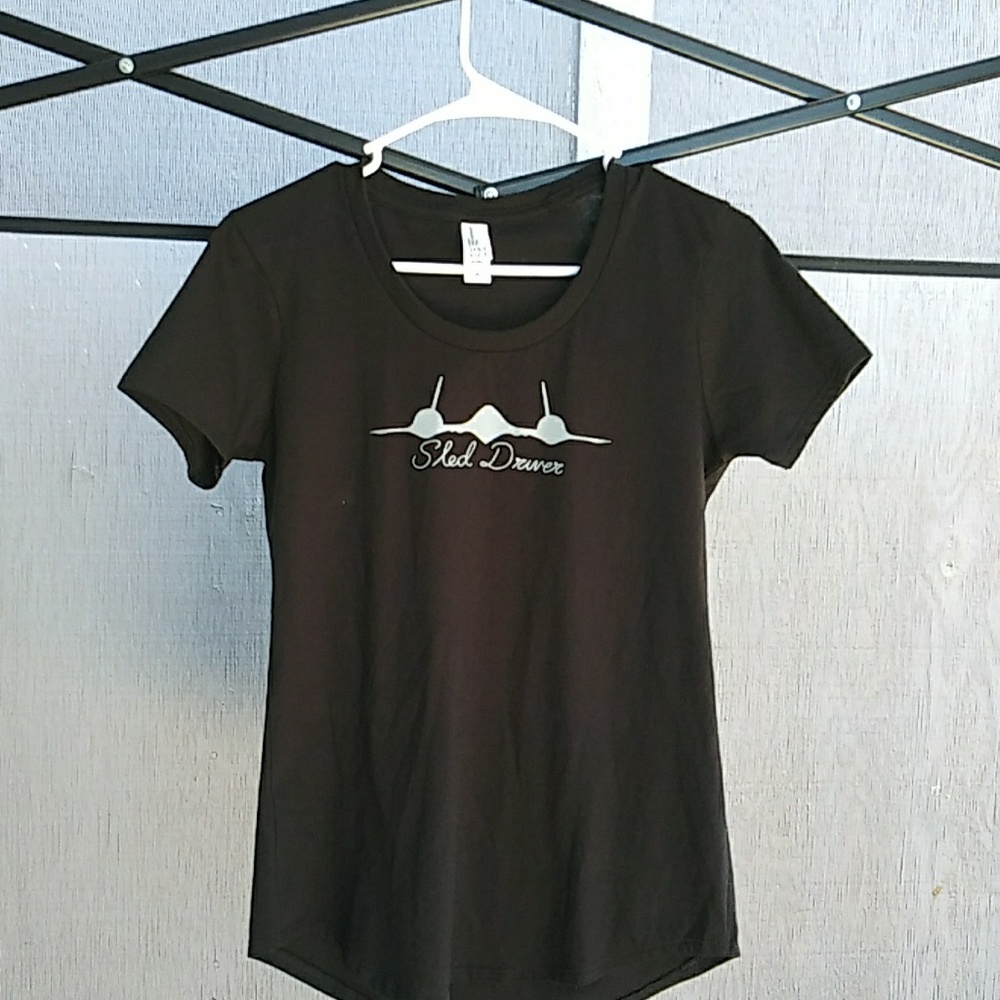 Sled Driver Women's Fitted Tee Handmade Design District Made Cotton Sz Med NWOT